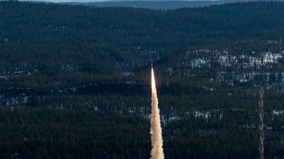 Švédsko vypustilo výzkumnou raketu, omylem dopadla v Norsku. Oslo se zlobí